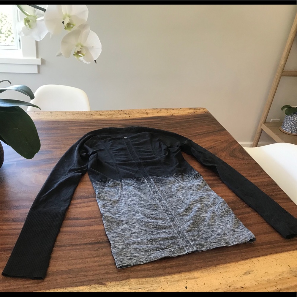 Lululemon Swiftly Tech Long Sleeve 2.0, size 4